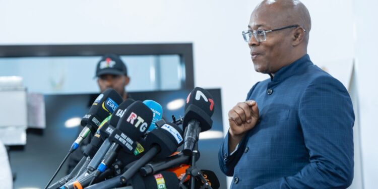 ECONOMIE- Crise de liquidités : Ousmane Gaoual Diallo pointe la méfiance des citoyens envers les banques