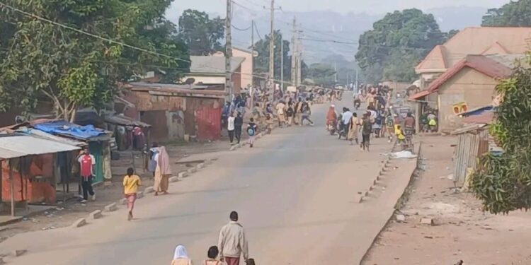 EDUCATION- Grève des enseignants : quand la rue devient la salle de classe et que la colère déborde