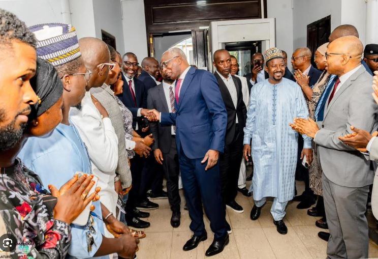 POLITIQUE- Bah Oury reconduit : quand l’élan des autorités rencontre la force du peuple