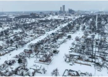 ETRANGER- États-Unis : le froid paralyse le pays, près d’un million de foyers dans le noir