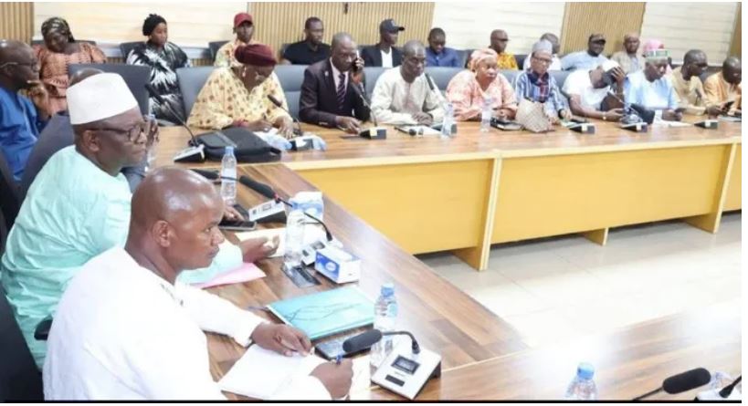 ACTUALITES- Éducation : Gouvernement et syndicats scellent un accord clé et désamorcent la crise