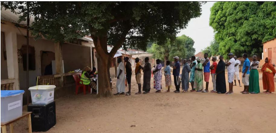 ACTUALITES- Afrique 2025 : quand la démocratie recule sous le bruit des bottes et des urnes verrouillées