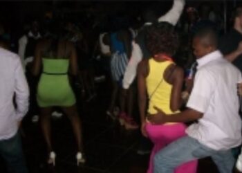 EDUCATION- Mineurs dans les boîtes de nuit : quand les parents abandonnent l’éducation à la rue