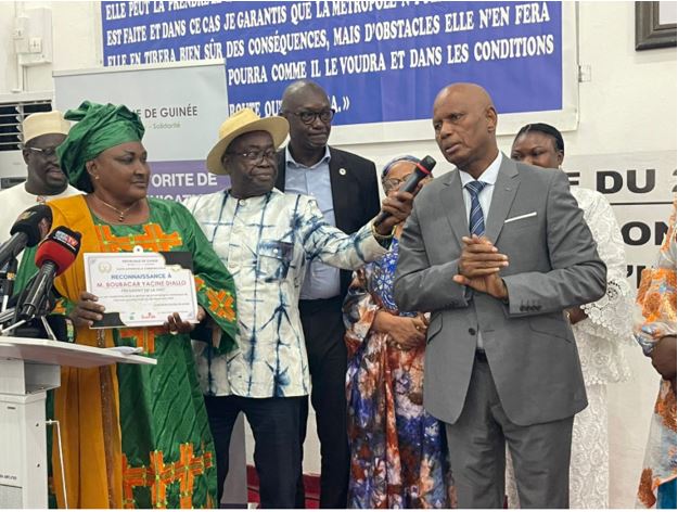 PRESSE- La presse guinéenne face à son histoire : le pari assumé de Yacine Diallo