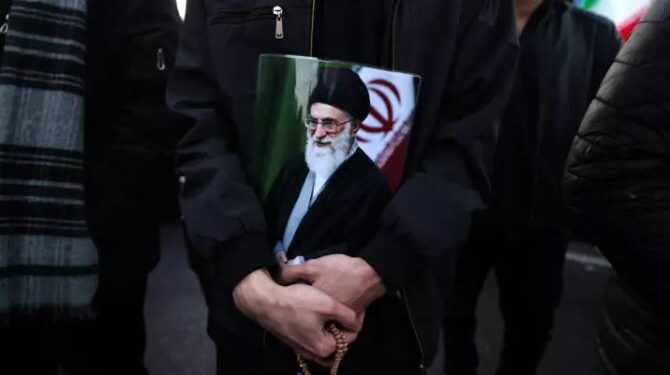 ETRANGER- Après Khamenei, l’Iran face à l’inconnue de la succession