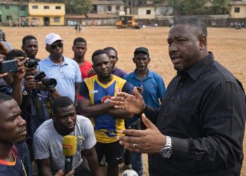 ACTUALITES- De la poussière aux rêves : le terrain de Dixinn Gare bientôt métamorphosé en temple du football de proximité