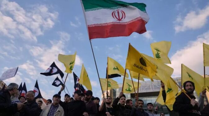 ETRANGER- Liban sous tension : le Hezbollah sort de sa réserve après la mort de Khamenei