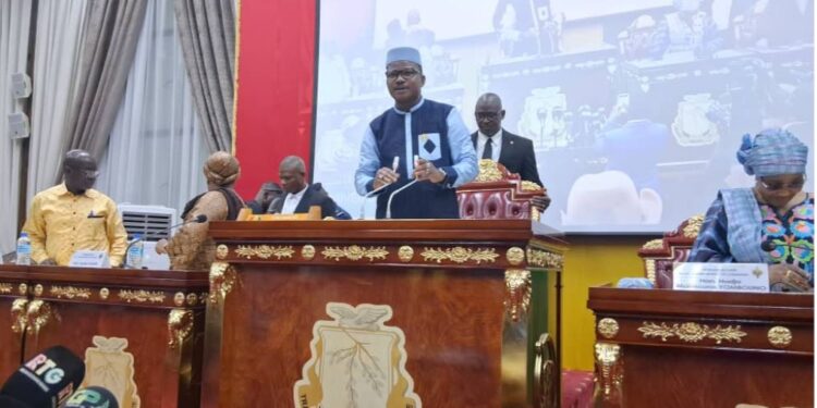 ECONOMIE – Budget 2026 en Guinée : le CNT valide une loi de finances portée par l’ambition économique et le pari Simandou
