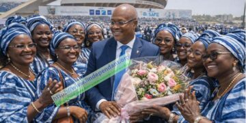 ACTUALITES – Hommage aux bâtisseuses de l’ombre : Ousmane Gaoual Diallo célèbre la force féminine du ministère