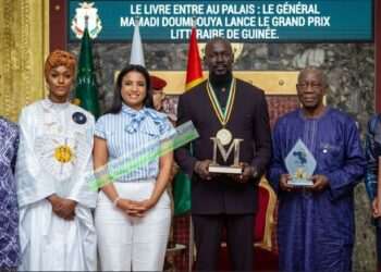 LITTERATURE- Le livre entre au palais : Mamadi Doumbouya lance le Grand Prix littéraire de Guinée