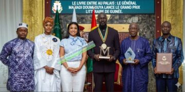 LITTERATURE- Le livre entre au palais : Mamadi Doumbouya lance le Grand Prix littéraire de Guinée