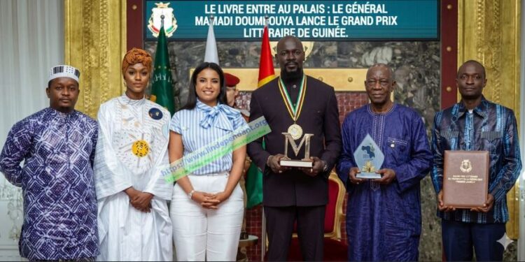 LITTERATURE- Le livre entre au palais : Mamadi Doumbouya lance le Grand Prix littéraire de Guinée