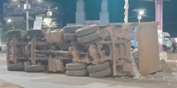 INSECURITE- ROUTIERE/ Hamdallaye : quand un camion renversé rappelle l’urgence de la prudence à Conakry