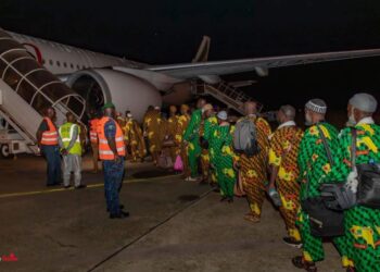 RELIGION – Hadj 2026 : dans la nuit de Conakry, les premiers pèlerins guinéens prennent leur envol vers La Mecque
