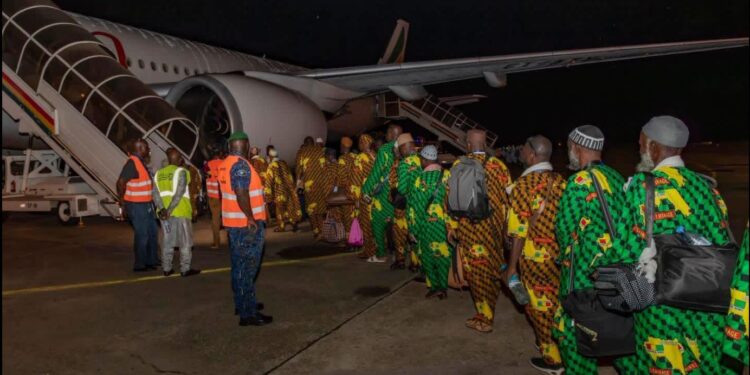 RELIGION – Hadj 2026 : dans la nuit de Conakry, les premiers pèlerins guinéens prennent leur envol vers La Mecque