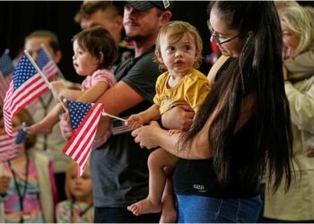ETRANGER- Trump ouvre davantage les portes aux Afrikaners : jusqu’à 17 500 réfugiés blancs sud-africains attendus aux États-Unis