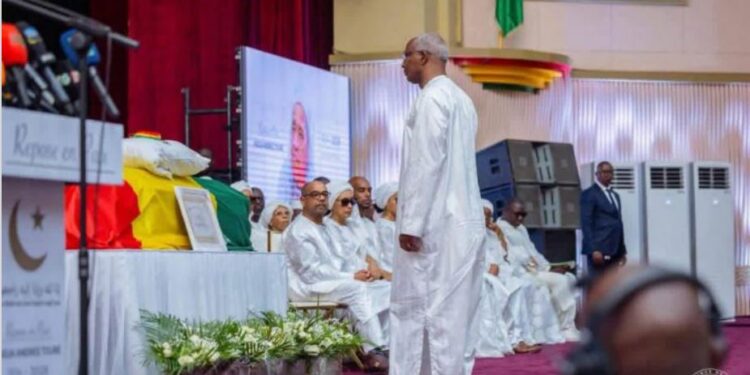ACTUALITES- « La République est en deuil » : aux obsèques de Hadja Andrée Touré, Bah Oury salue une gardienne de l’histoire de la Guinée
