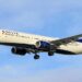 ETRANGER- Téléphone allumé avant le décollage : une passagère provoque le demi-tour d’un avion et finit arrêtée