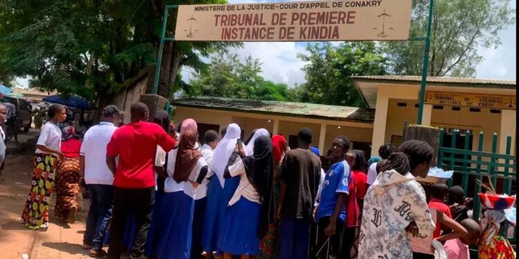 ACTUALITES- Kindia : des élèves marchent pour réclamer la libération des candidats incarcérés après des cas de fraude au baccalauréat