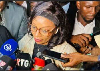 POLITIQUE -De retour de France, Djenabou Touré affiche ses ambitions : « Changer l’administration territoriale et développer la Guinée à la base »