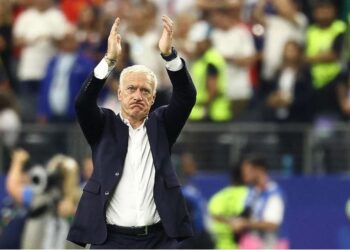 SPORT/FOOT- Deschamps s&rsquo;en va, mais le vrai problème des Bleus reste entier : où est le nouveau Zidane ?