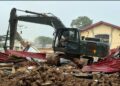ACTUALITES- Kaloum : la Maison centrale de Conakry tombe sous les bulldozers