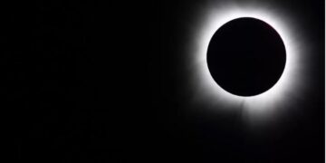 SCIENCE – Éclipse solaire totale : l’Europe se prépare à vivre deux minutes plongée dans la nuit