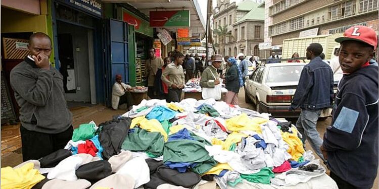 ETRANGER- Kenya : des centaines de Burundais se ruent vers leur ambassade pour rentrer au pays