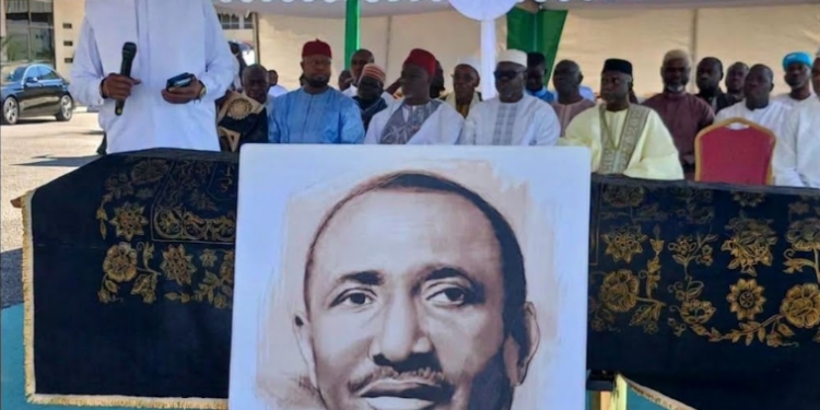 ACTUALITES- Sidya Touré : sa dépouille arrive à Abidjan, un hommage se prépare